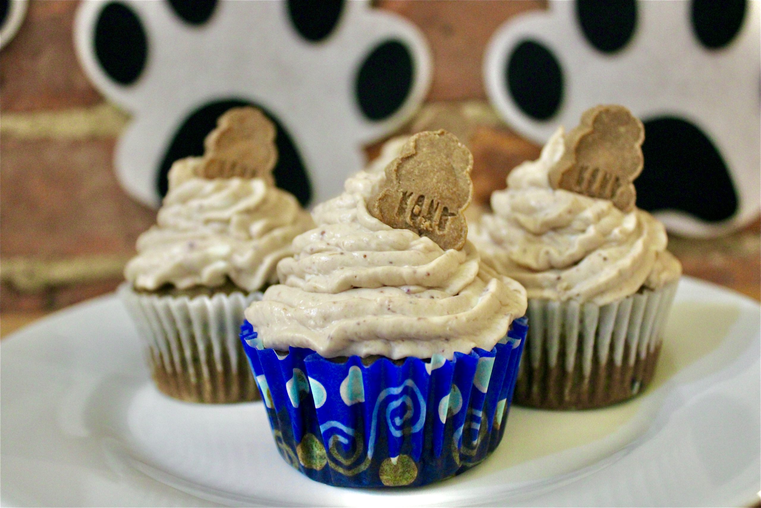 Dog 2025 paw cupcakes